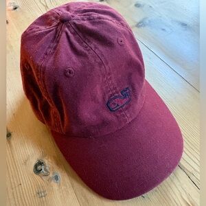 Vineyard Vines Burgundy Baseball Hat with Whale Emblem EUC
Preppy